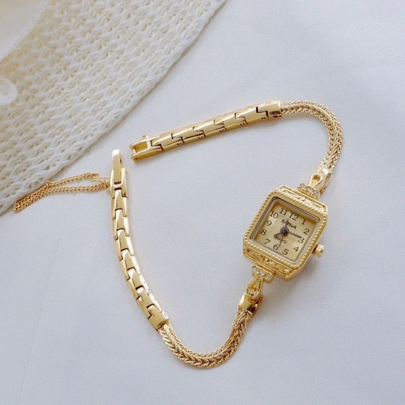 Vintage Digital Watch - 女性のための豪華なストラップ,繊細で軽い,ヴィンテージシックなブレスレット,正方形,ギフト