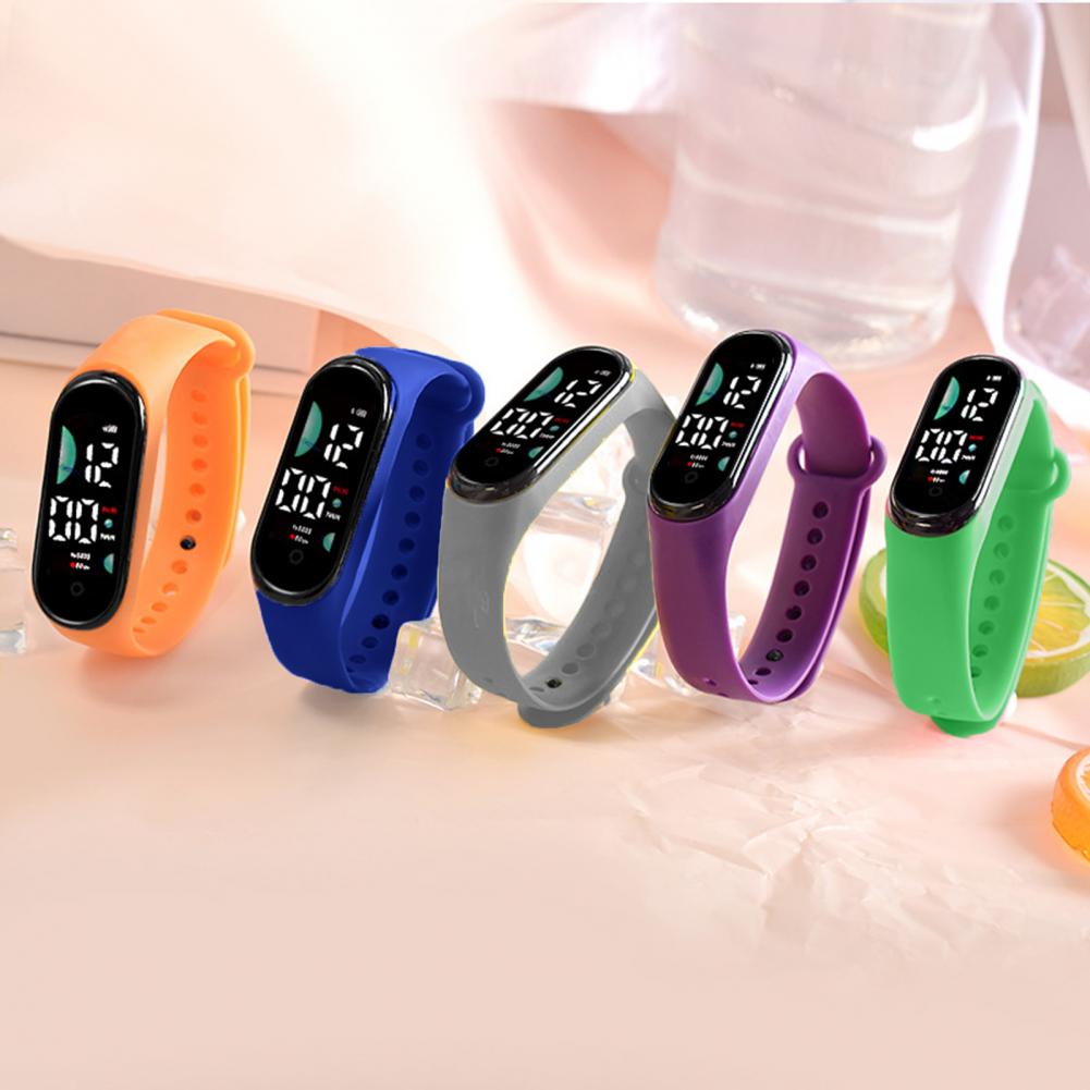 Smartwatch Watches Digital - 子供のためのデジタルLED腕時計,防水ブレスレット,腕時計,漫画,誕生日プレゼント,男の子,女の子