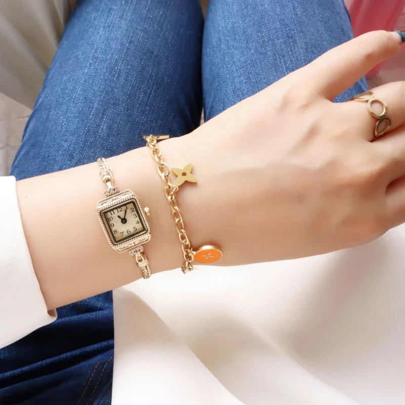 女性のための豪華なストラップ,繊細で軽い,ヴィンテージシック - Vintage Digital Watch のレビューと価格