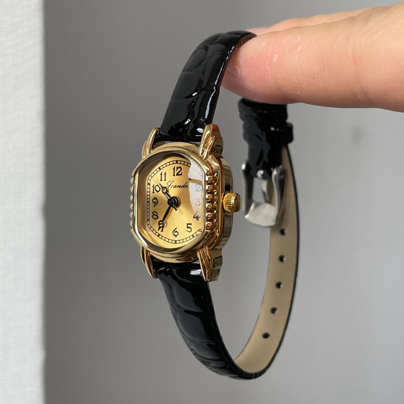 ヴィンテージオーバルレディースクォーツウォッチ高級ゴールド繊 - Vintage Digital Watch のレビューと価格