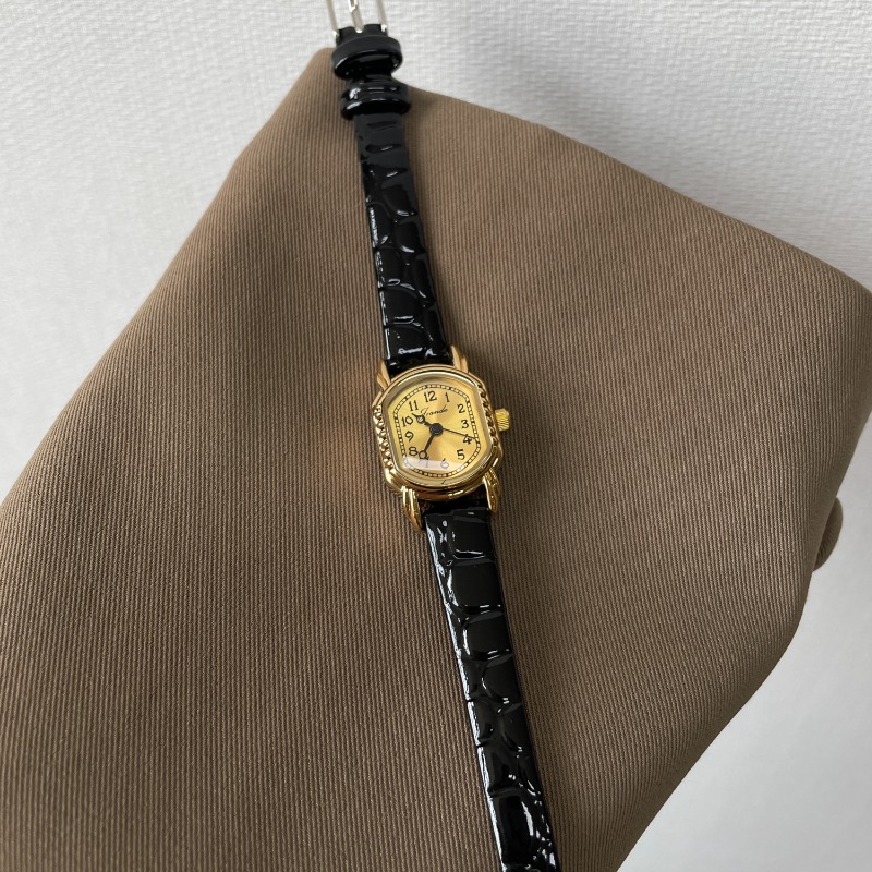 ヴィンテージオーバルレディースクォーツウォッチ高級ゴールド繊 - Vintage Digital Watch のレビューと価格